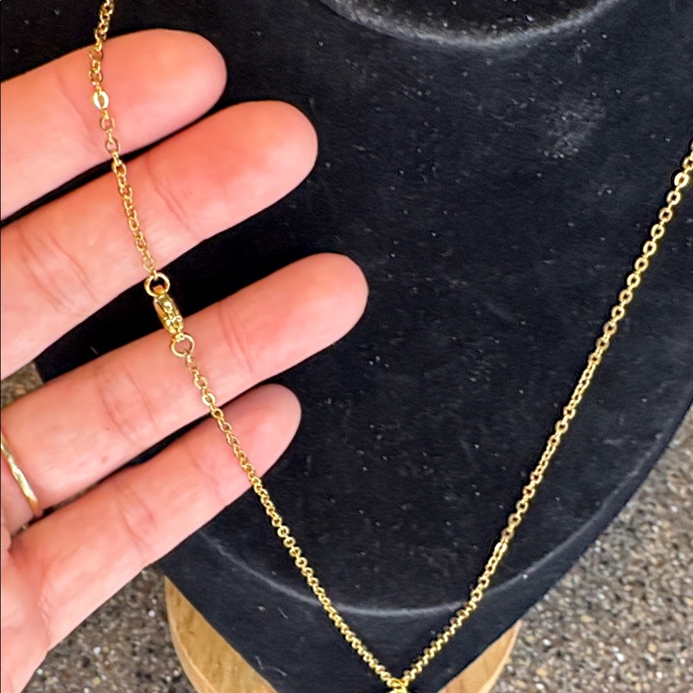 Louis vuttion Gold Heart Pendant Necklace - Picture 5 of 5